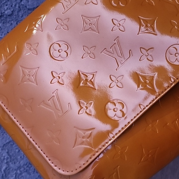 Louis Vuitton THOMPSON STREET VERNIS IN MANGO - Picture 16 of 16